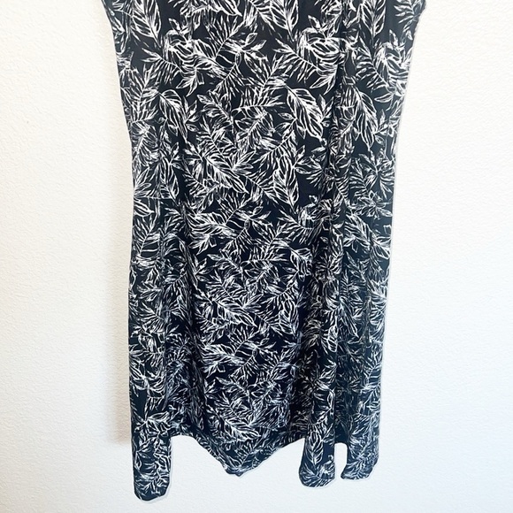 Peace & Pearls Black And White Leaves Floral Summer Dress - Picture 3 of 10